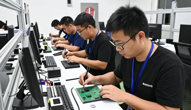 数码产品销售如何解决办公场所中的实际问题